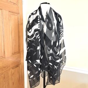 Gideon Oberson Black and White Sheer Scarf Sz 58”x56”